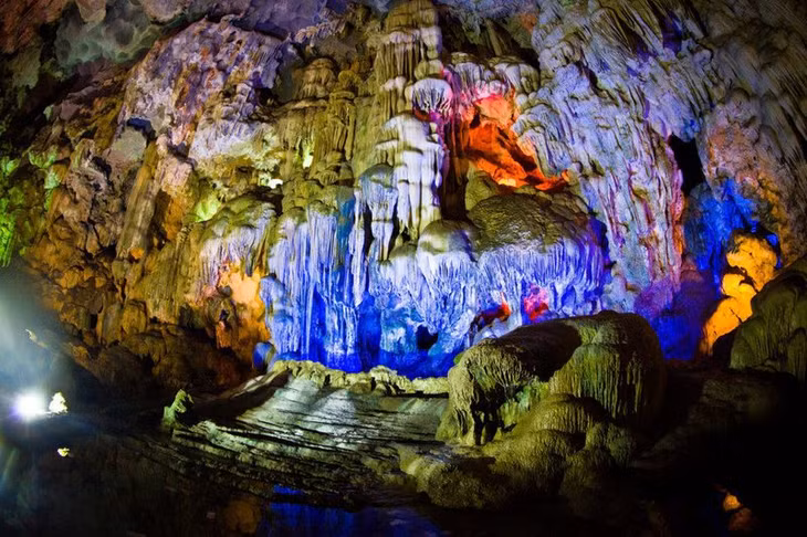 Thien Cung Cave