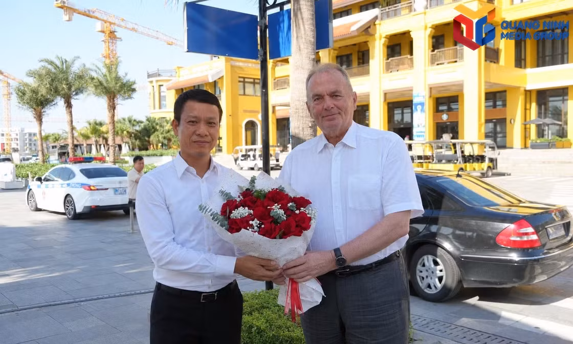 Hungarian Workers’ Party delegation works in Quang Ninh