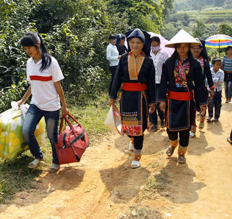  It was especially interesting when we saw a wedding of the Dao People