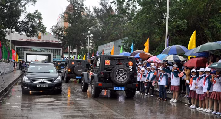 Self-drive cars operating between Mong Cai city (Vietnam) and Dongxing city (China) through Mong Cai International border gate.
