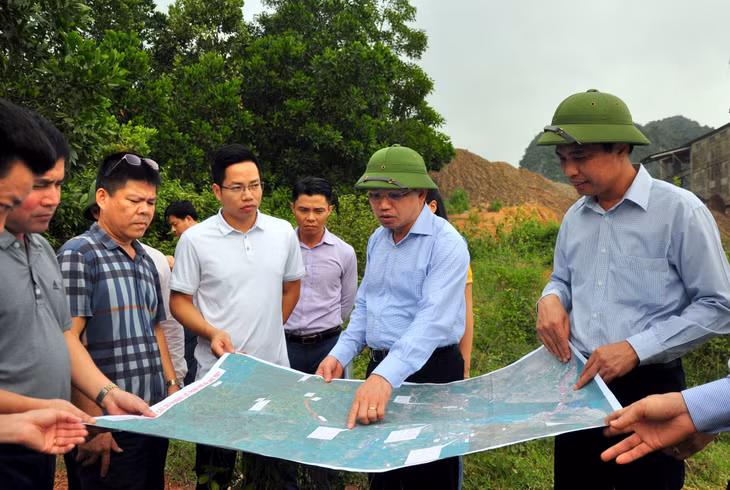 Quang Ninh's Secretary, Nguyen Xuan Ky, took a farm trip to the north of Ha Long City