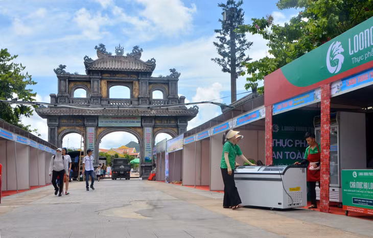 The display area is large enough for visitors to take a walk around 