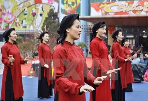It is believed to date back to the time of the Hung kings (2890 BC to 250 BC).