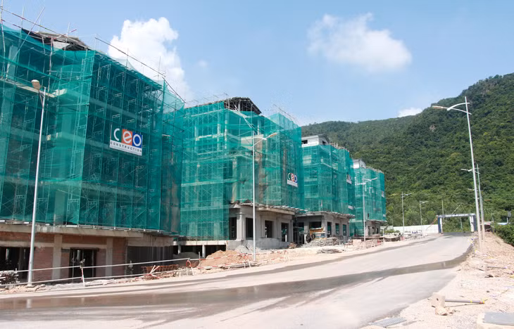 200 shop-houses under Sonasea van Don Harbor City in Van Don Economic Zone are under construction by CEO Group
