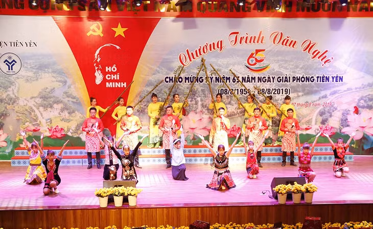 Tien Yen celebrated its 65th anniversary of the Liberation Day