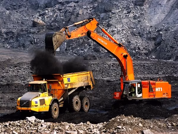 Ha Long city has tightened the management of coal and mineral resources. (Illustration photo)