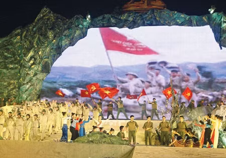 A music performance held yesterday at the 7/5 Square in the northern city of Dien Bien Phu marks the 60th anniversary of the Dien Bien Phu Victory (May 7), which led to the signing of the 1954 Geneva Accord, in which France agreed to withdraw its forces from Viet Nam, Laos and Cambodia. — VNS