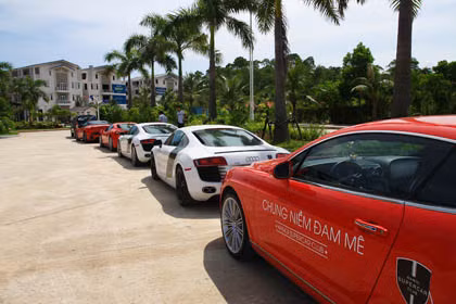Supercars in Ha Long ảnh 4