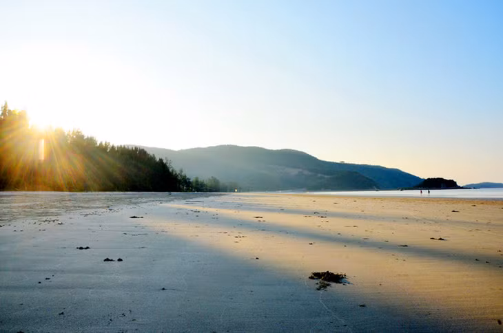 Truong Chinh Beach at dawn