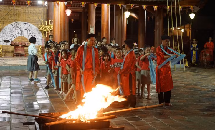 Various rituals of Dao Thanh Y minor ethinic people are performed at Nuong village.