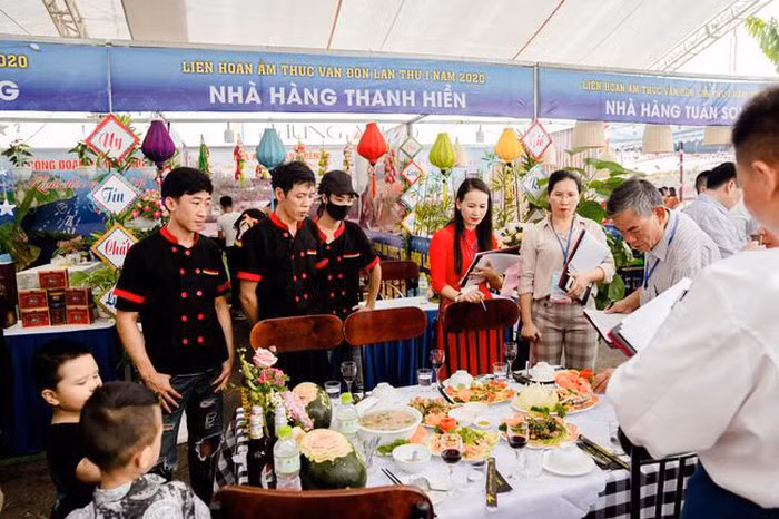 The competition for the best displayer of local food.