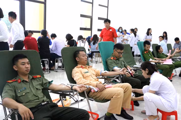 the district collected 250 units of blood, exceeding the assigned target of 180 units.
