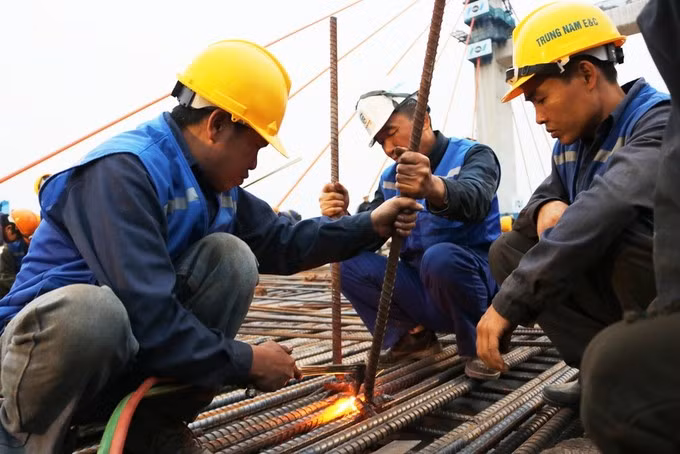 According to Mr. Long, during the process of construction, the investors, contractors and supervising units have carefully calculated to ensure the best quality.