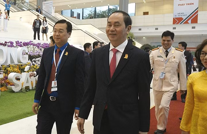 President Tran Dai Quang (centre) arrives at the event.