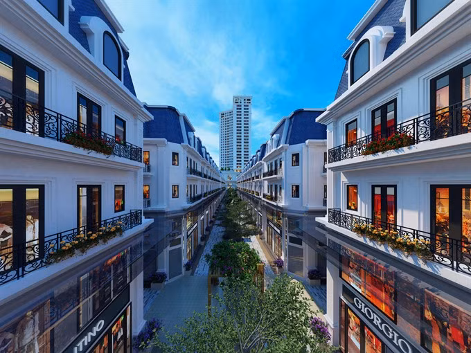 On his visit to Viet Nam, Cingolani set himself a ground-breaking goal, to design and construct luxury hotel rooms using materials and technologies used in modern super cars.