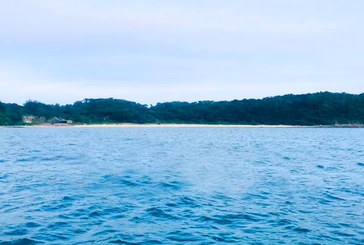 Vung Tien possesses an extraordinary beauty with white smooth sand and transparent blue sea.