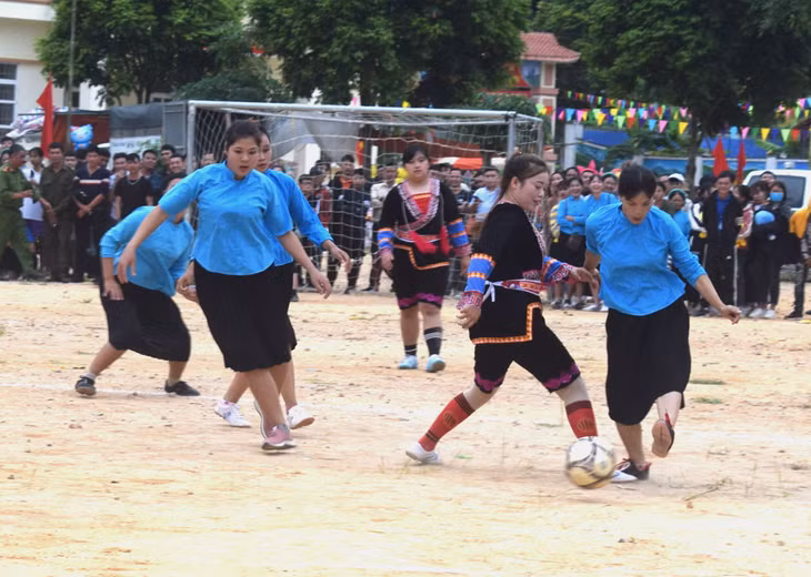 Women’s football competition