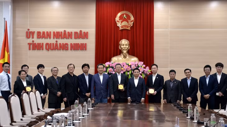 Quang Ninh’s Chairman receives Amata Group