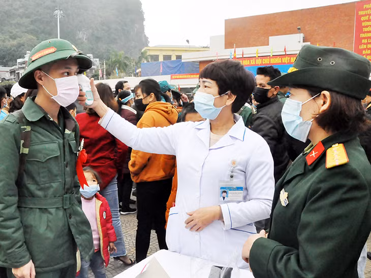 All the newly-recruited soldiers underwent temperature checks in order to ensure the best conditions to prevention and control of nCoV epidemic