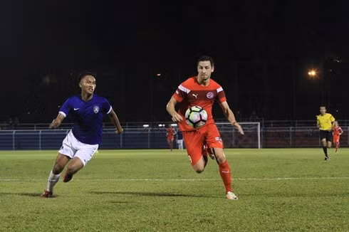 Home United of Singapore (right). — Photo vov.vn 