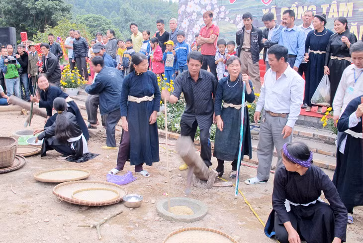 At the So Flower Festival held in Binh Lieu district, one of the locality that has paid special attention to community-based tourism.