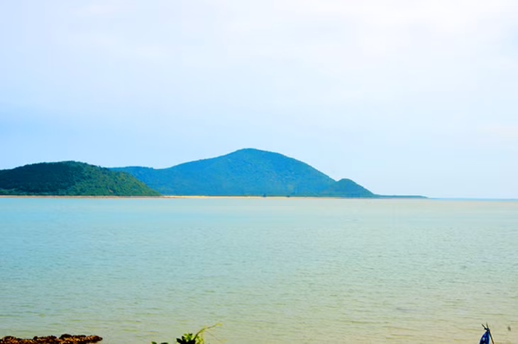 VunG Dam is a peaceful place 