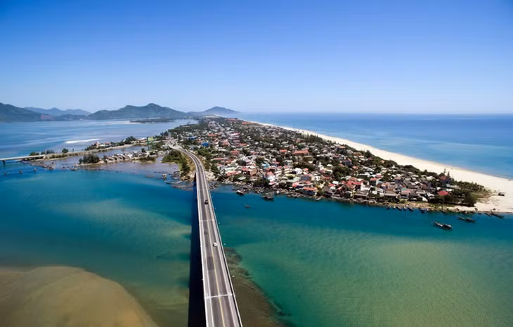 Lang Co Bay in Thua Thien-Hue