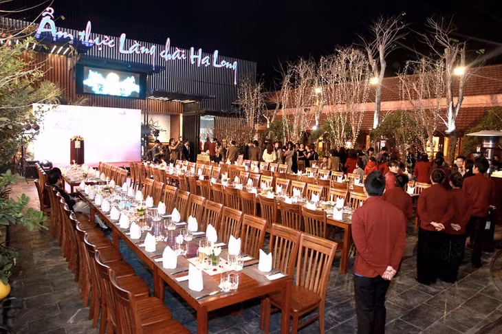 An outdoor party at Ha Long Fishing Village Cuisine Restaurant