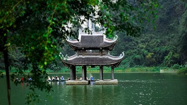 A peaceful Trang An in the winter. (Credit: NDO)