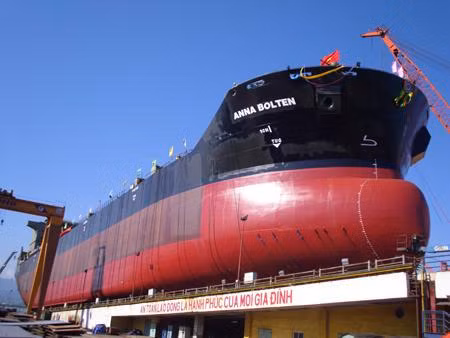 Ha Long Shipbuilding Company to build and launch more vessels.