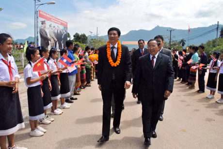 The delegation of Quang Ninh was warmly welcomed by leaders and people of Xaignabouri province