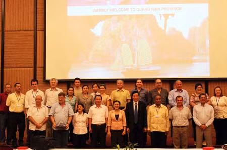  The Deputy Secretary Nguyen Duc Long and representatives from 11 Latin American countries