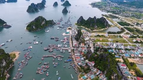 Experts have voiced concern about the huge amount of capital, VND1,570 trillion, needed to develop three special economic zones (SEZs), saying this will put a heavy burden on the economy.