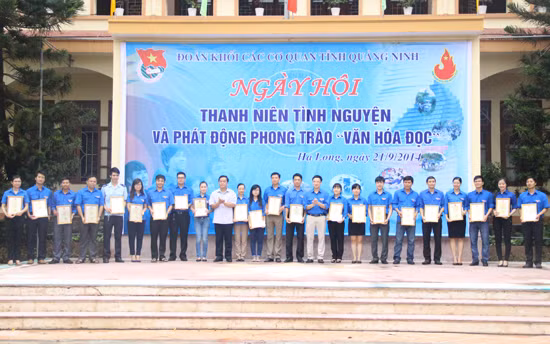  Outstanding young volunteers honoured