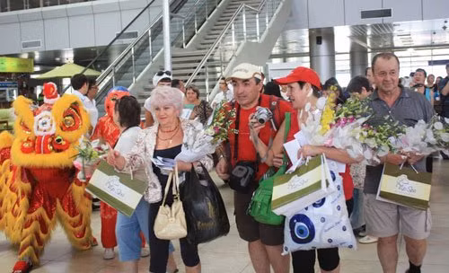Russian tourists at Nha Trang Airport.