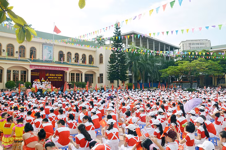 At Tran Hung Dao Primary School