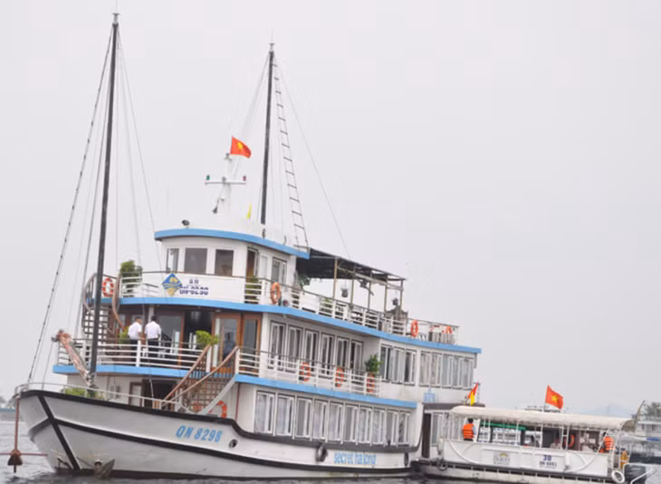 the Blue sail eco-label have been awarded to 36 tourist boats operating on Ha Long Bay.