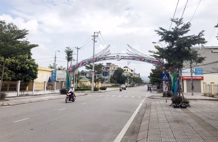 Many roads in Dong Trieu Town have been upgraded and expanded