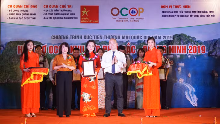 Granting OCOP certificates of 3-5 star ranking