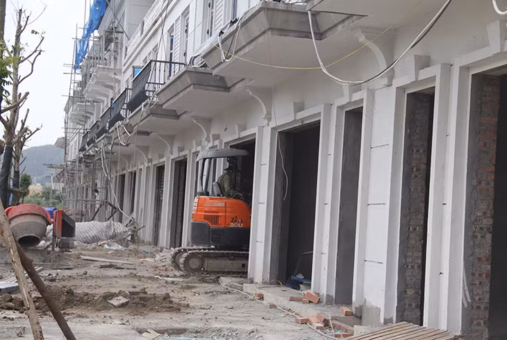The construction progress of Vincom Center in Cam Pha City is being hastened