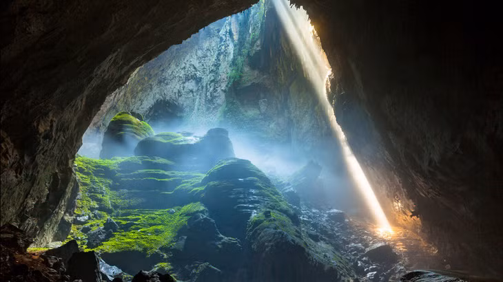 Explore Son Doong - the world's largest cave