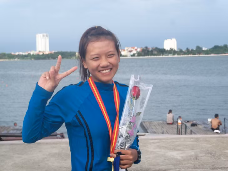 The gold medal belongs to Dinh Thi Trang winning the K1 500m.