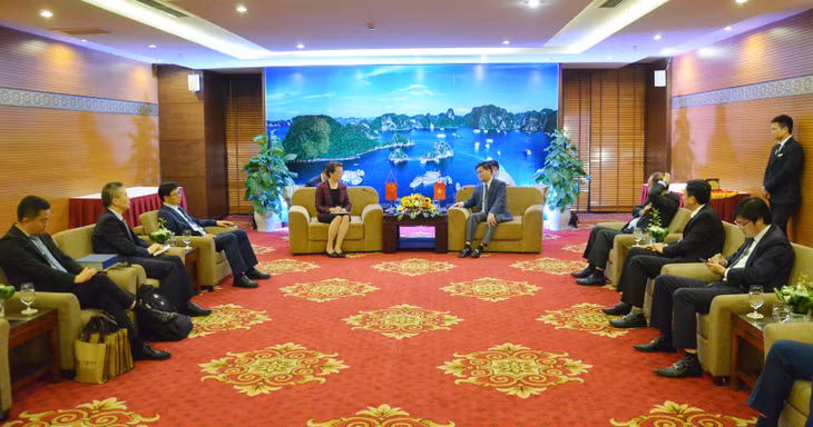 The meeting scenery 