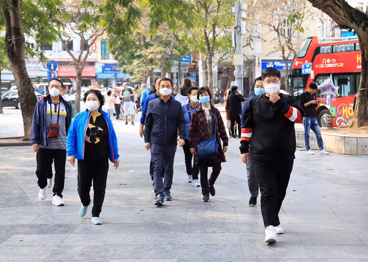 People are encourage to wear facemasks at public places to help prevent COVID-19 transmissions