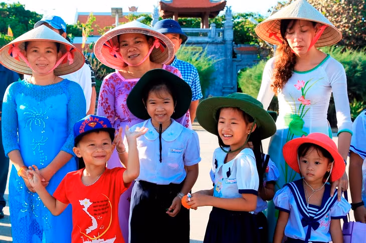 “Small flowers” on Spratly island.