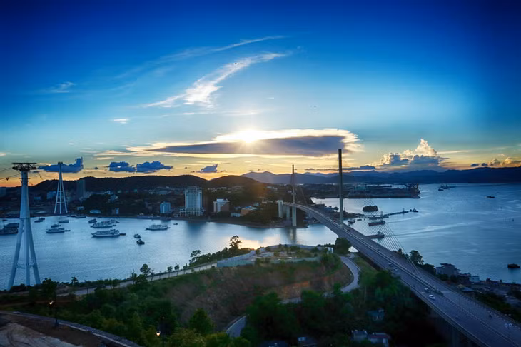 Halong at dusk