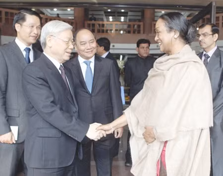 Party General Secretary Nguyen Phu Trong (left) meets with Indian Speaker of the Lower House Meira Kumar in New Delhi yesterday. — VNA/VNS Photo Tri Dung