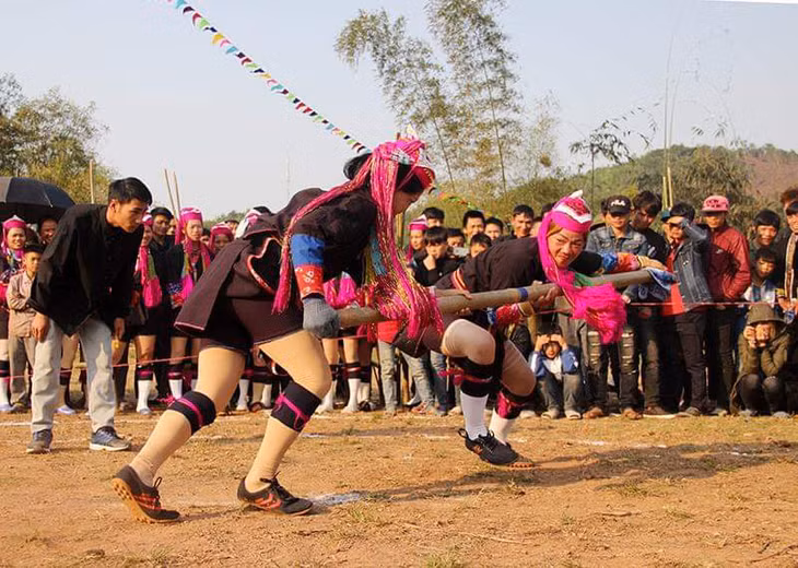 Dao people in Ha Lau Commune take part in sports contest