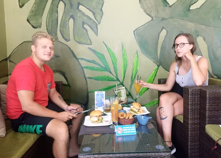 Logo on smoking harms at Nostalgia Café – Backfire