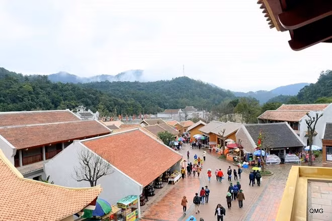 Most of tourists to Yen Tu are domestic ones.
